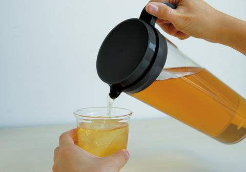 Iced Tea Pitcher: KINTO Plug - Black, 1200ml/41 fl. oz